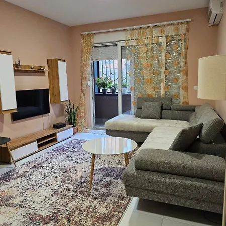 Felis Appartamento Tirana